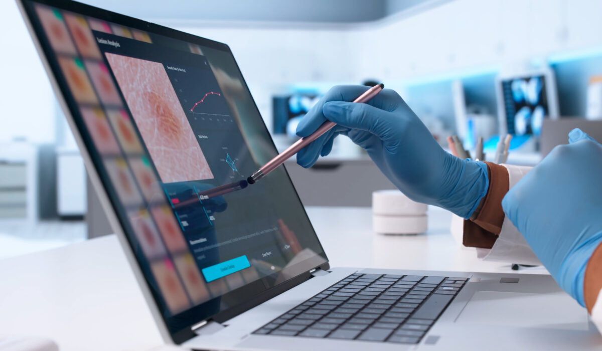 The benefits of medical AI assistance vary based on user expertise | MIT News